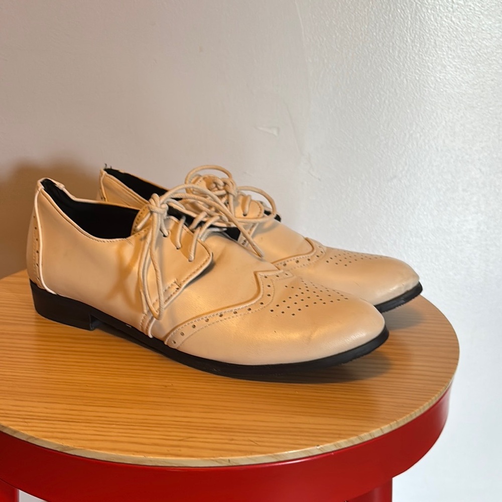 Elegant Cream Women's Oxford Shoes